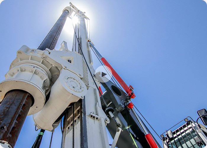 坐落于中國(guó)第一個(gè)石油基地――玉門，是生產(chǎn)各類真空油脂和特種潤(rùn)滑脂的專業(yè)公司，集研究、開發(fā)、生產(chǎn)于一體的生產(chǎn)經(jīng)營(yíng)企業(yè)。<br/><br/>
具有幾十年專業(yè)生產(chǎn)真空油脂和特種潤(rùn)滑脂的生產(chǎn)經(jīng)驗(yàn)，具有先進(jìn)的硬件設(shè)施－分子蒸餾裝置，可以使石油餾分低溫下切割到極窄流程，保證真空油脂產(chǎn)品性能，也具有國(guó)內(nèi)先進(jìn)的真空脂類產(chǎn)品的生產(chǎn)系統(tǒng)。